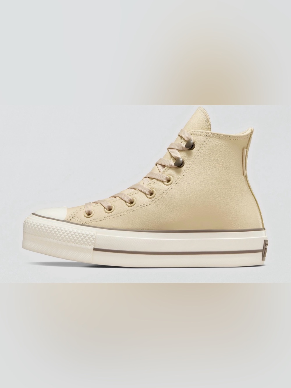 NIB Chuck Taylor All Star Lift Platform Sneakers  Women's Size 8 US Beige